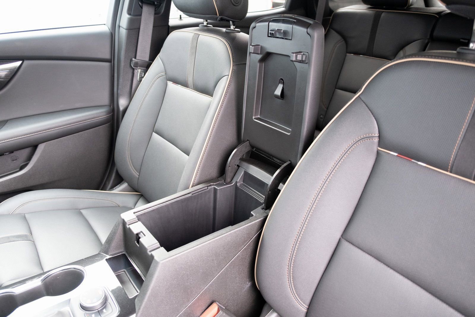 Used 2024 Chevrolet Blazer Premier AWD/4WD image 9