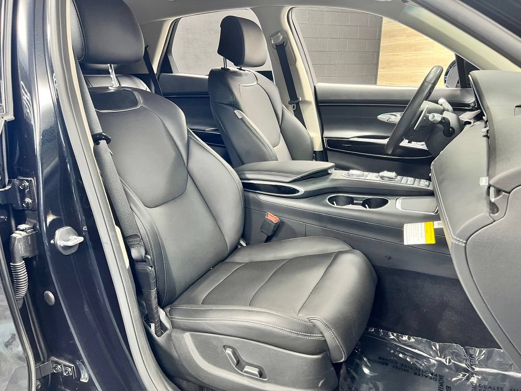 Used 2025 Genesis GV70 2.5T AWD/4WD image 8