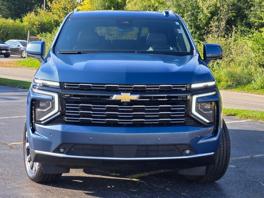 Used 2026 Chevrolet Suburban High Country w/ Sun And Tow Package AWD/4WD image 3