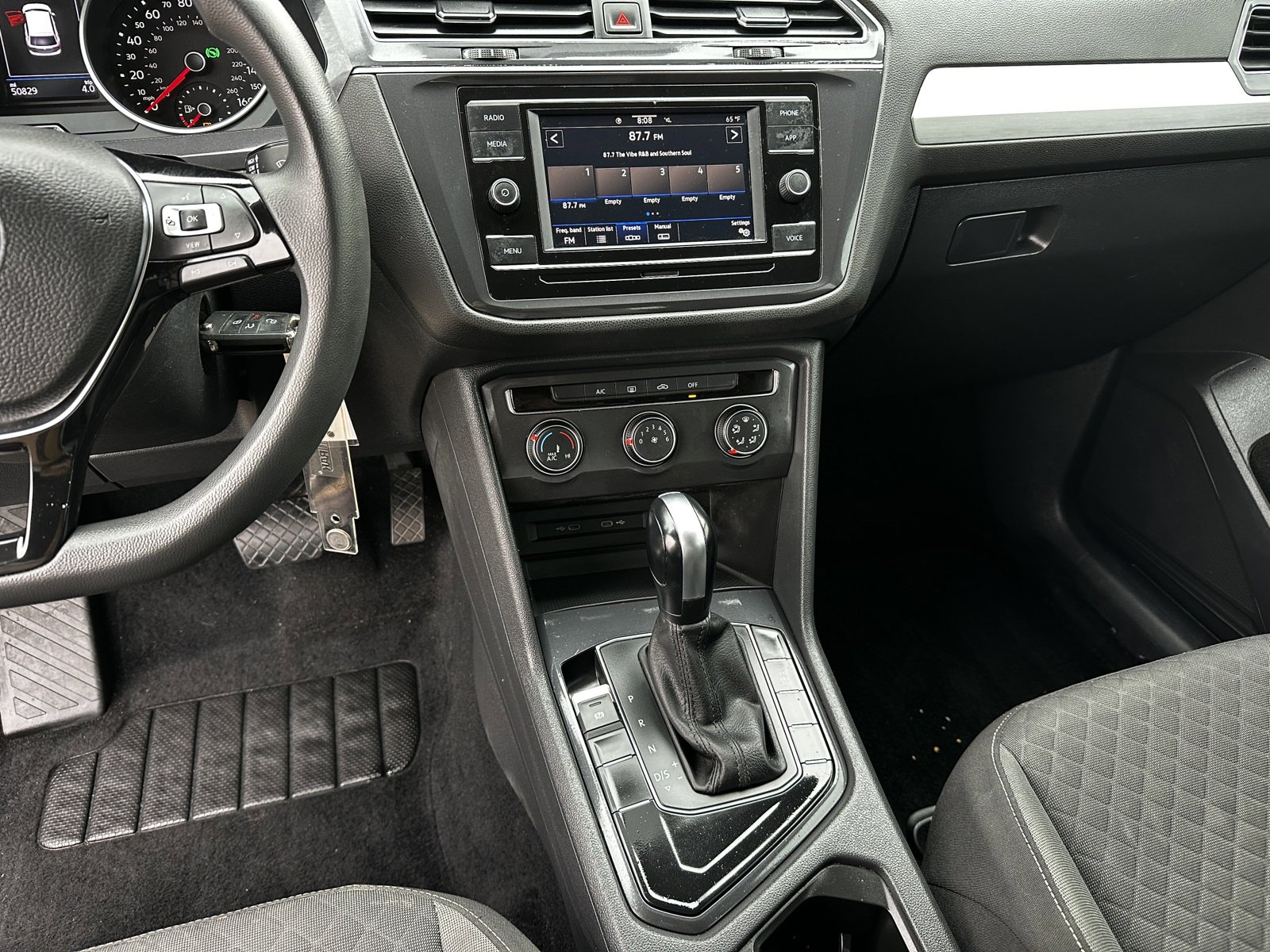 Used 2021 Volkswagen Tiguan S image 28