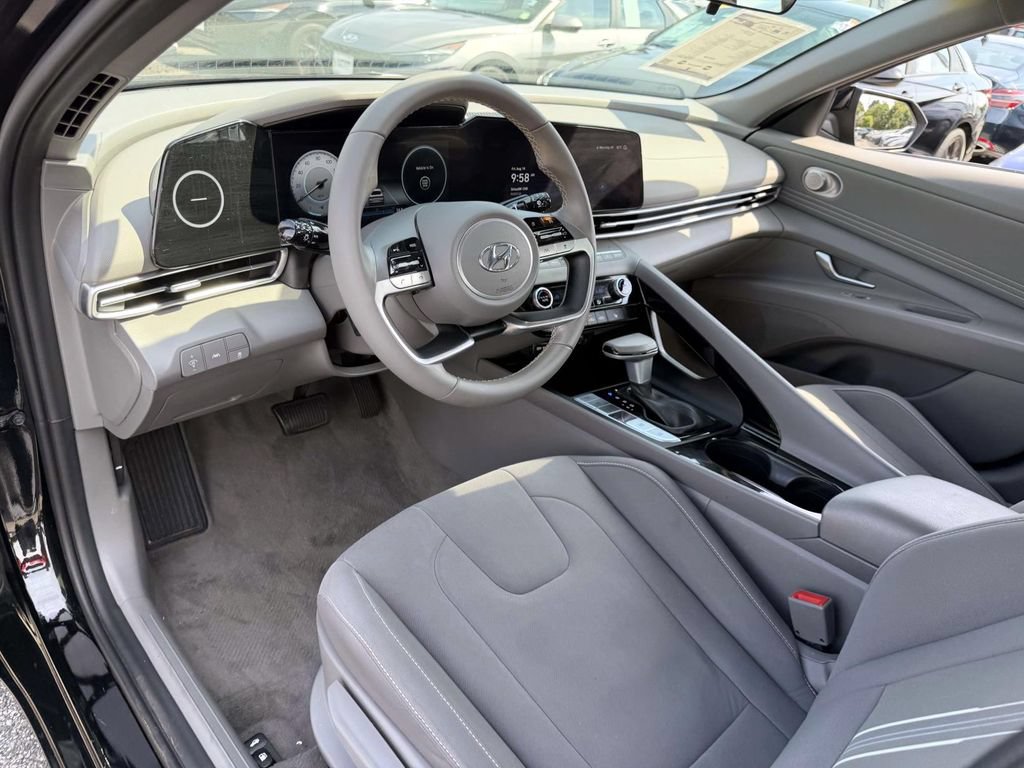 Certified 2023 Hyundai Elantra SEL w/ Convenience Package FWD image 10