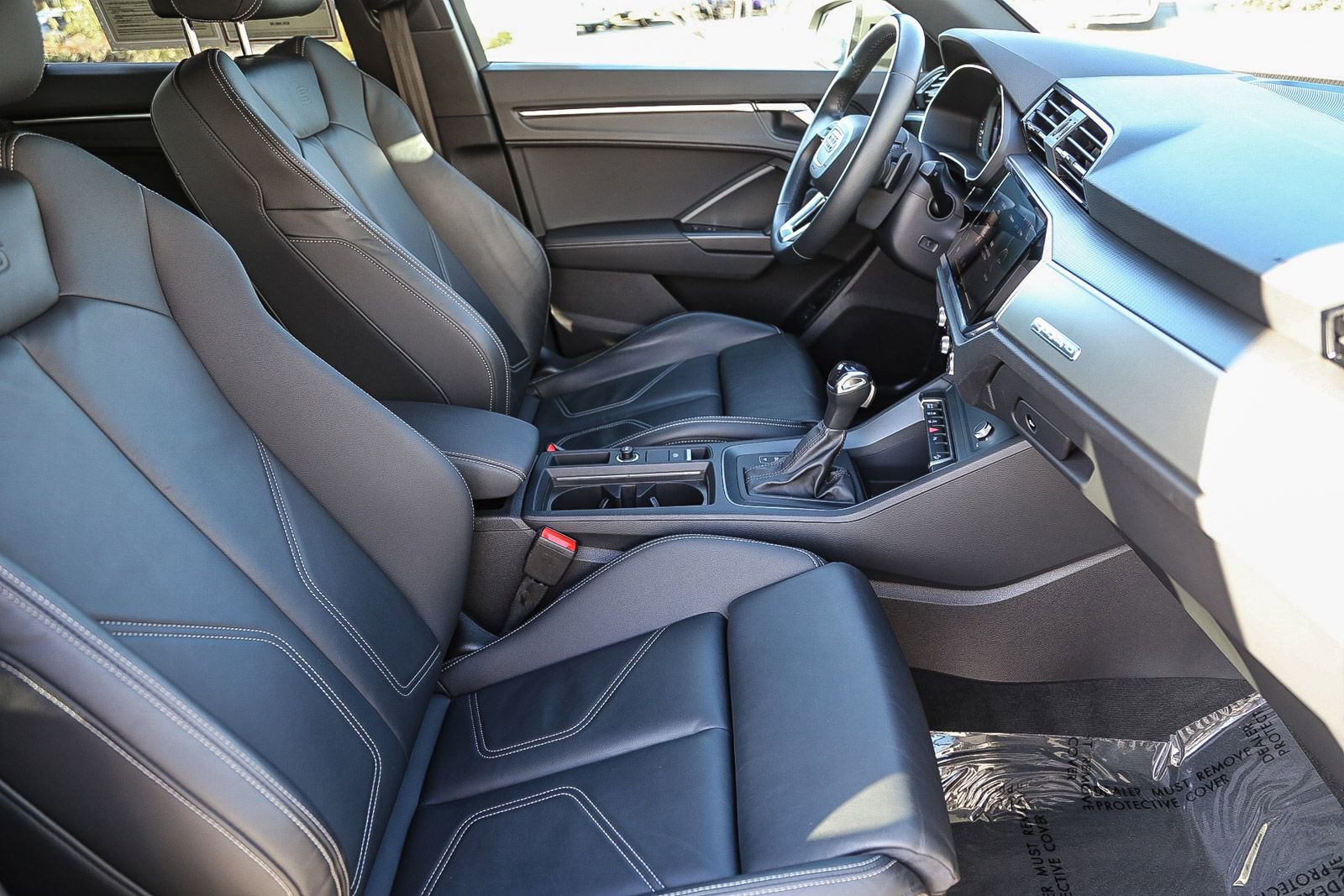 Used 2023 Audi Q3 2.0T Premium w/ Black Optic Sport Package image 17