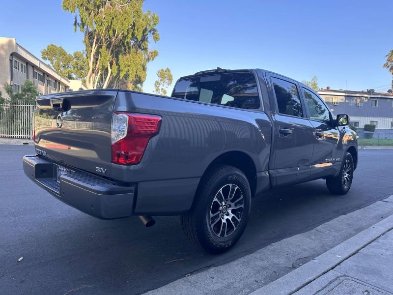 Used 2022 Nissan Titan SV image 10