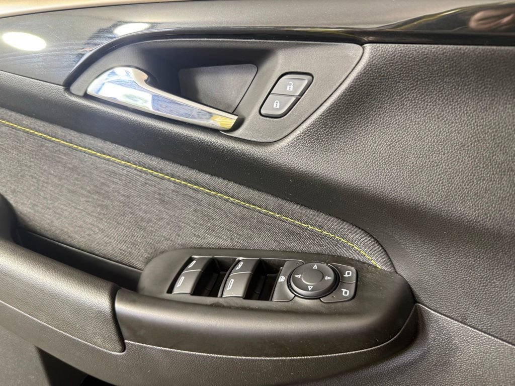 Used 2024 Chevrolet TrailBlazer ACTIV w/ Driver Confidence Package AWD/4WD image 19