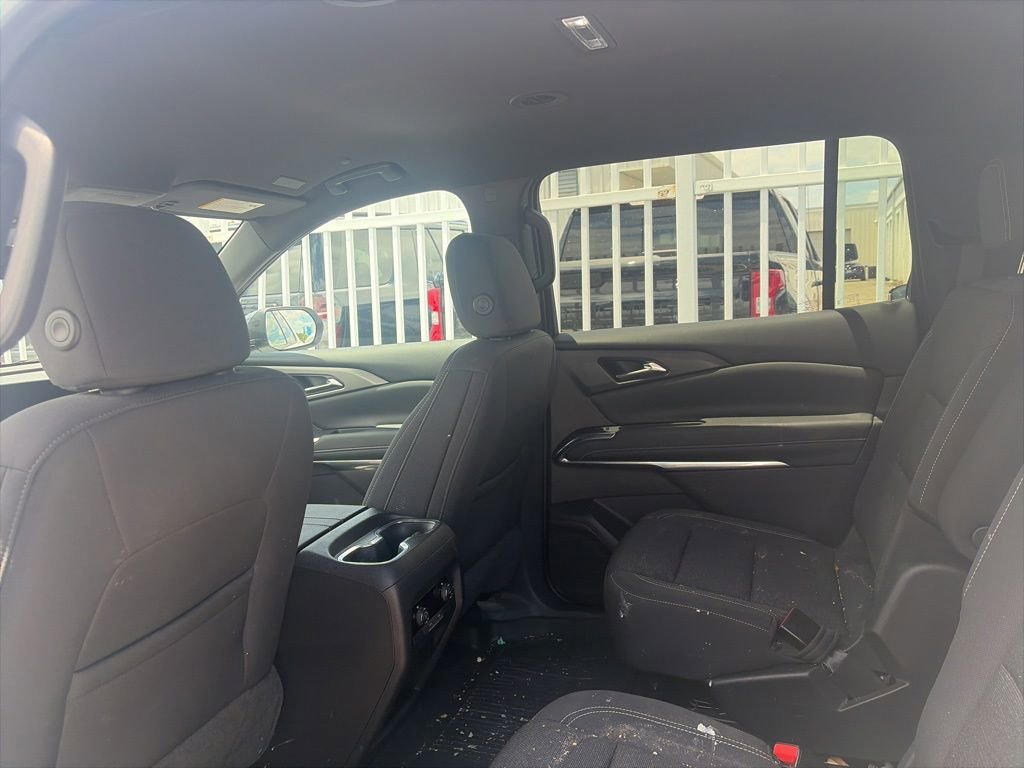 Used 2025 Chevrolet Traverse LT FWD image 12