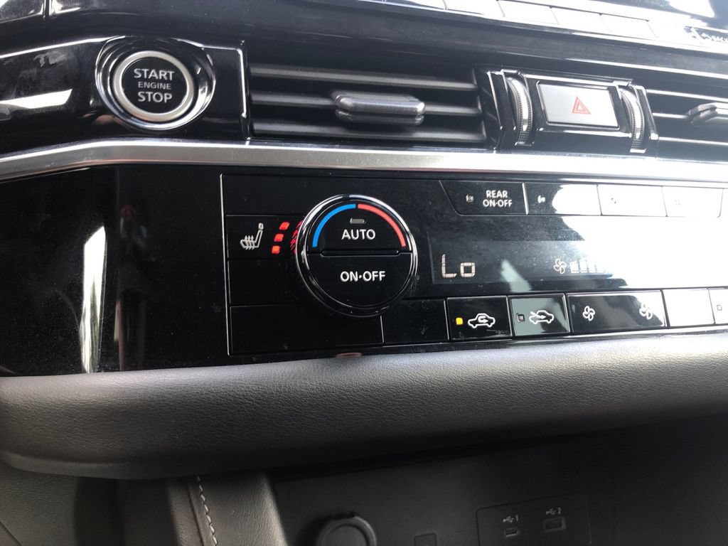 Used 2023 Nissan Pathfinder SL w/ Lighting Package (N92) FWD image 23