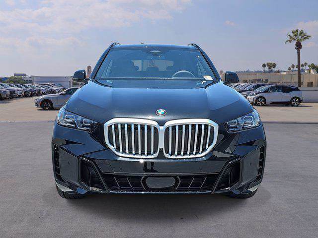 New 2026 BMW X5 sDrive40i w/ M Sport Package image 2