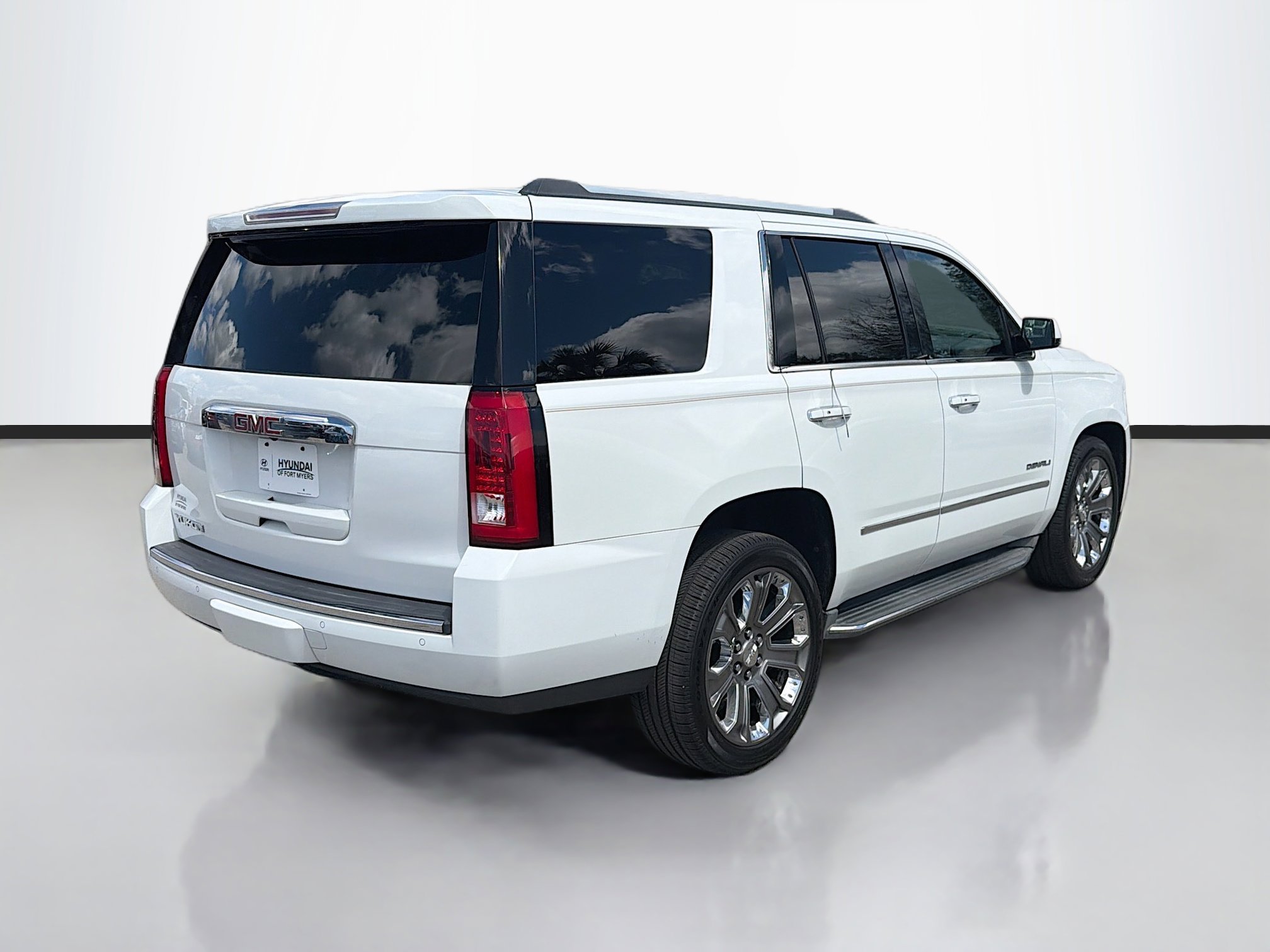 Used 2016 GMC Yukon Denali w/ Open Road Package image 3