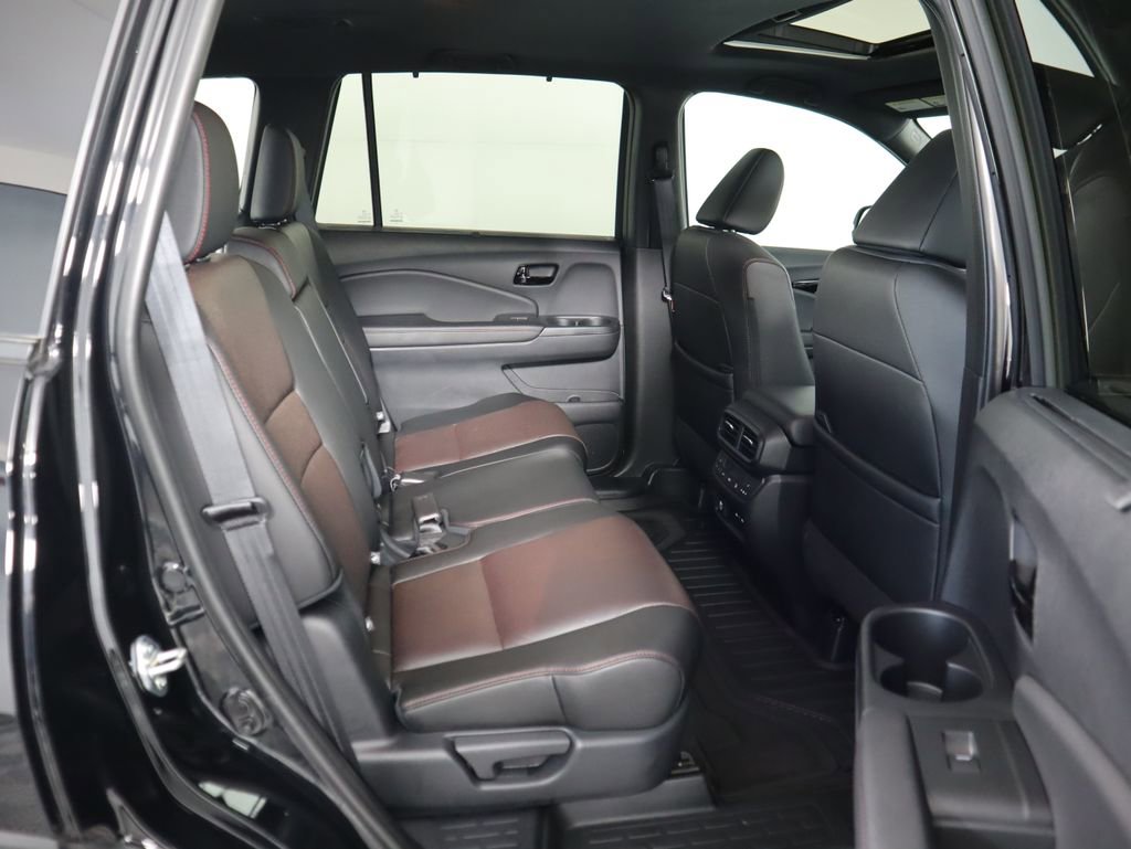 Certified 2024 Honda Passport Black Edition image 23