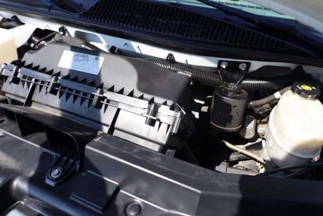 Used 2018 Chevrolet Express 2500 image 28