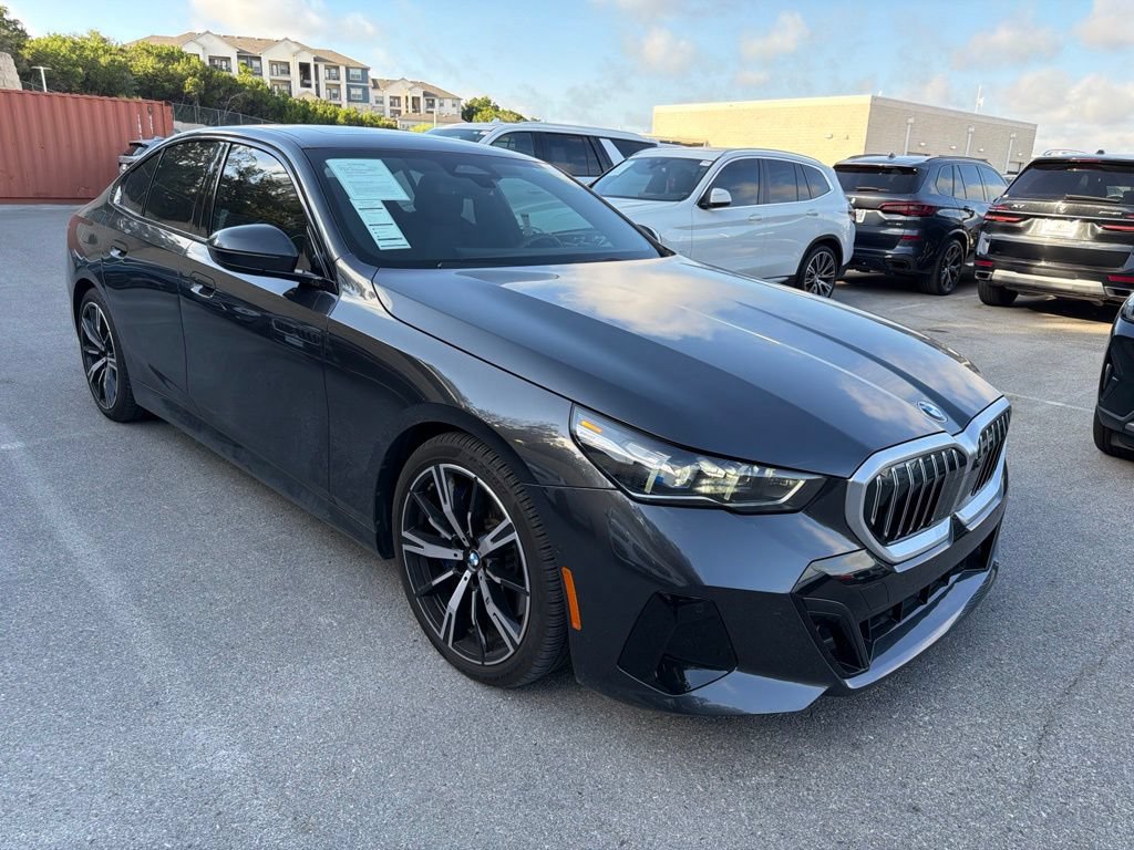 Certified 2025 BMW 540i xDrive w/ M Sport Package AWD/4WD image 4