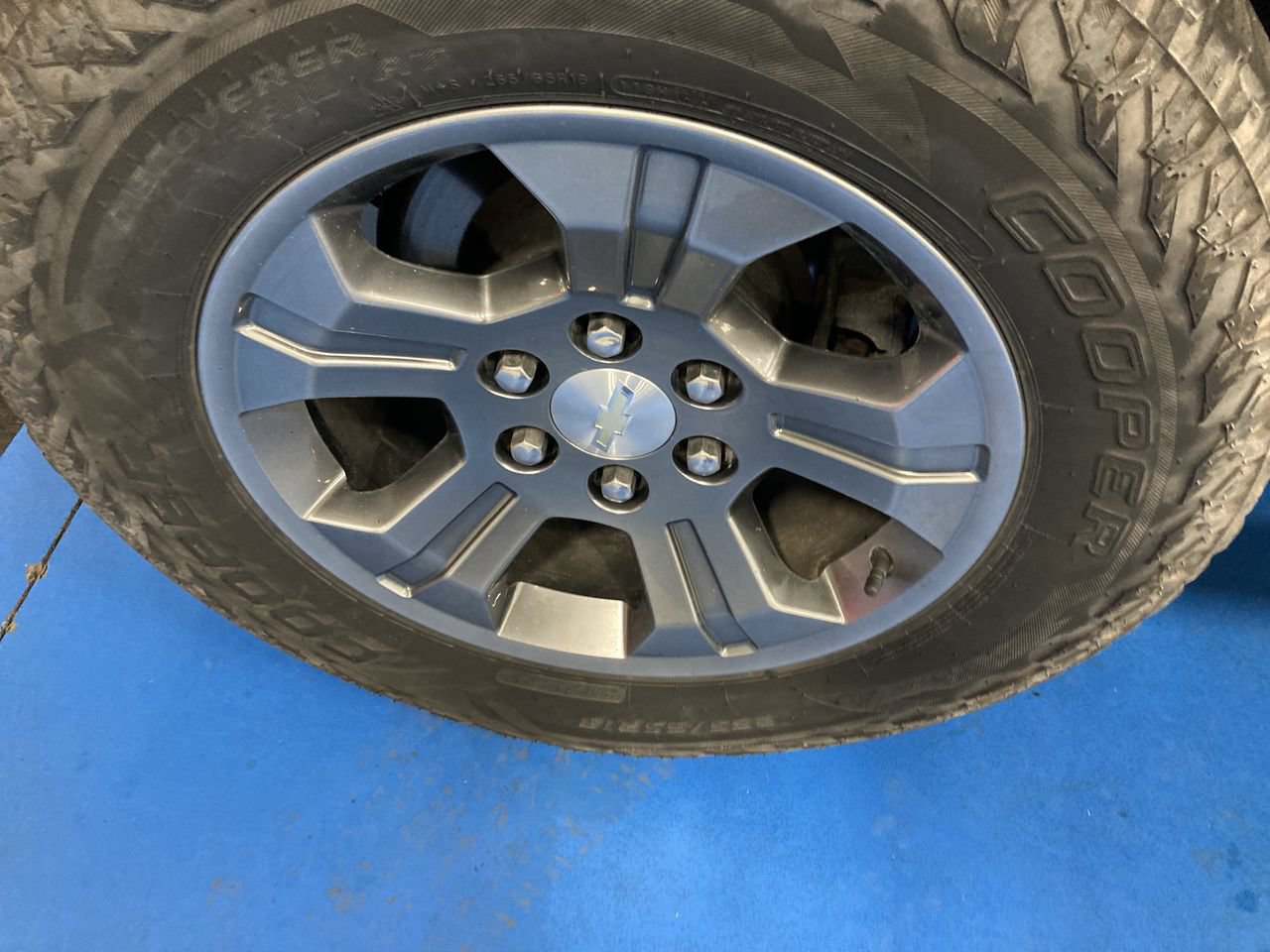 Used 2020 Chevrolet Tahoe LT w/ Off-Road Package AWD/4WD image 10