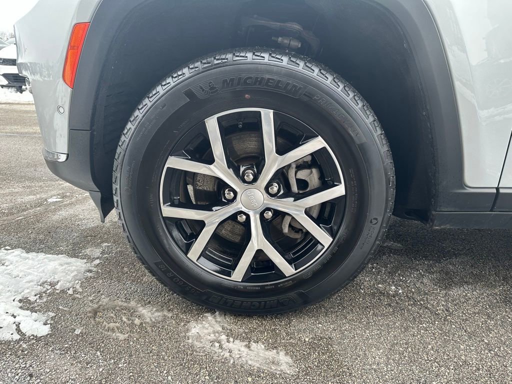 Used 2024 Jeep Grand Cherokee L Limited w/ Luxury Tech Group II image 8