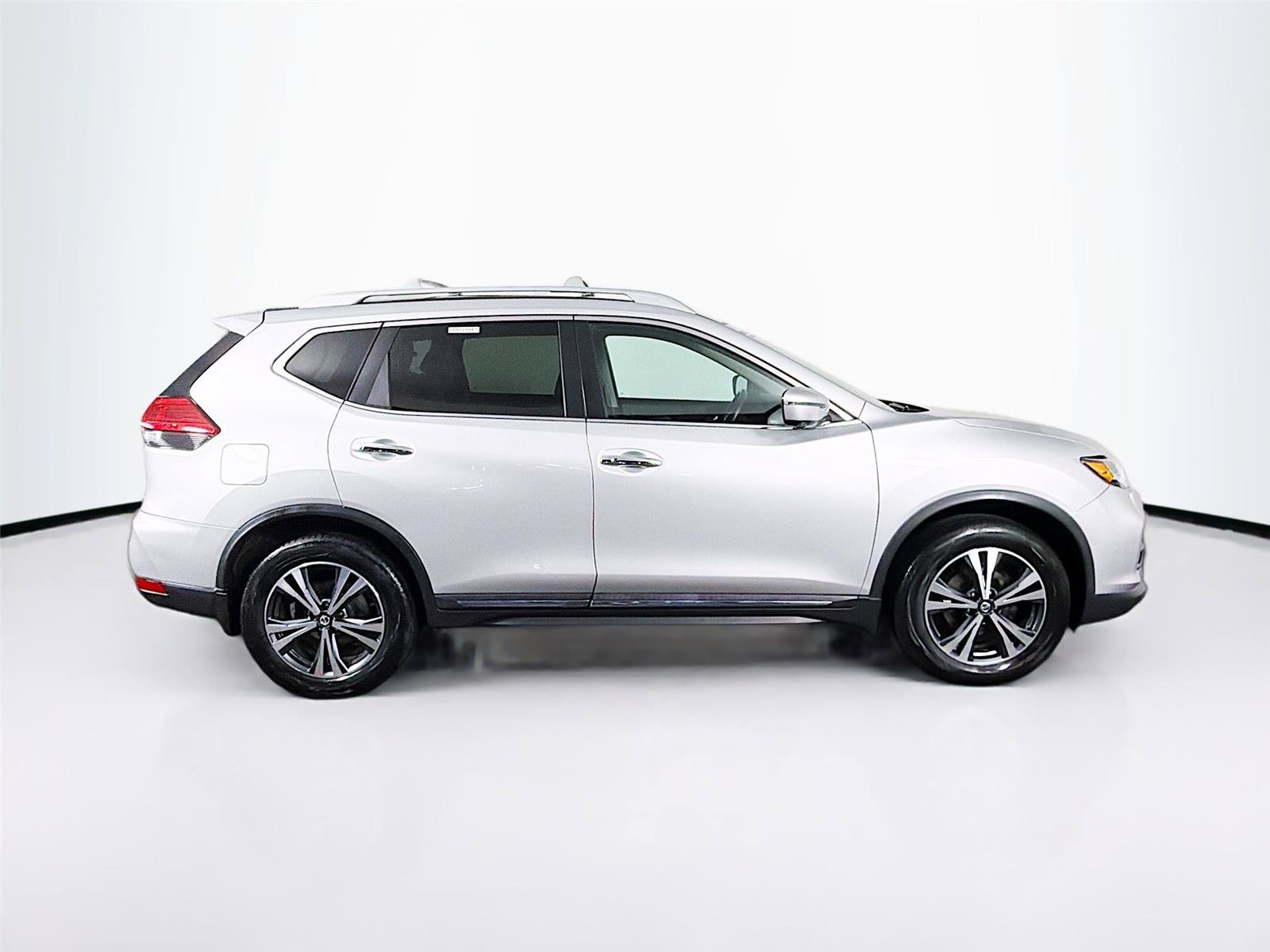 Used 2017 Nissan Rogue SL w/ SL Premium Package AWD/4WD image 12