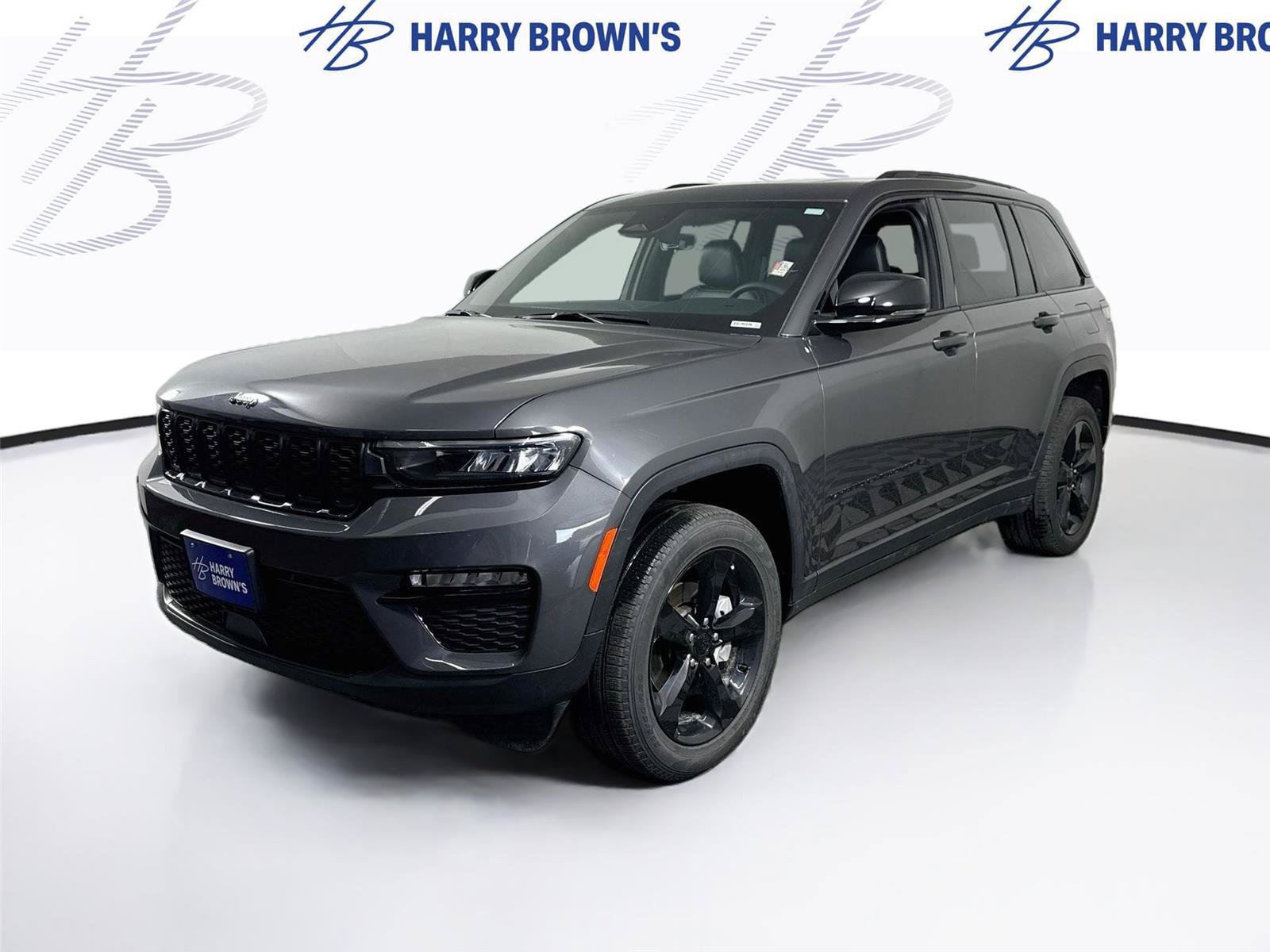 Used 2025 Jeep Grand Cherokee Limited w/ Black Appearance Package AWD/4WD image 1
