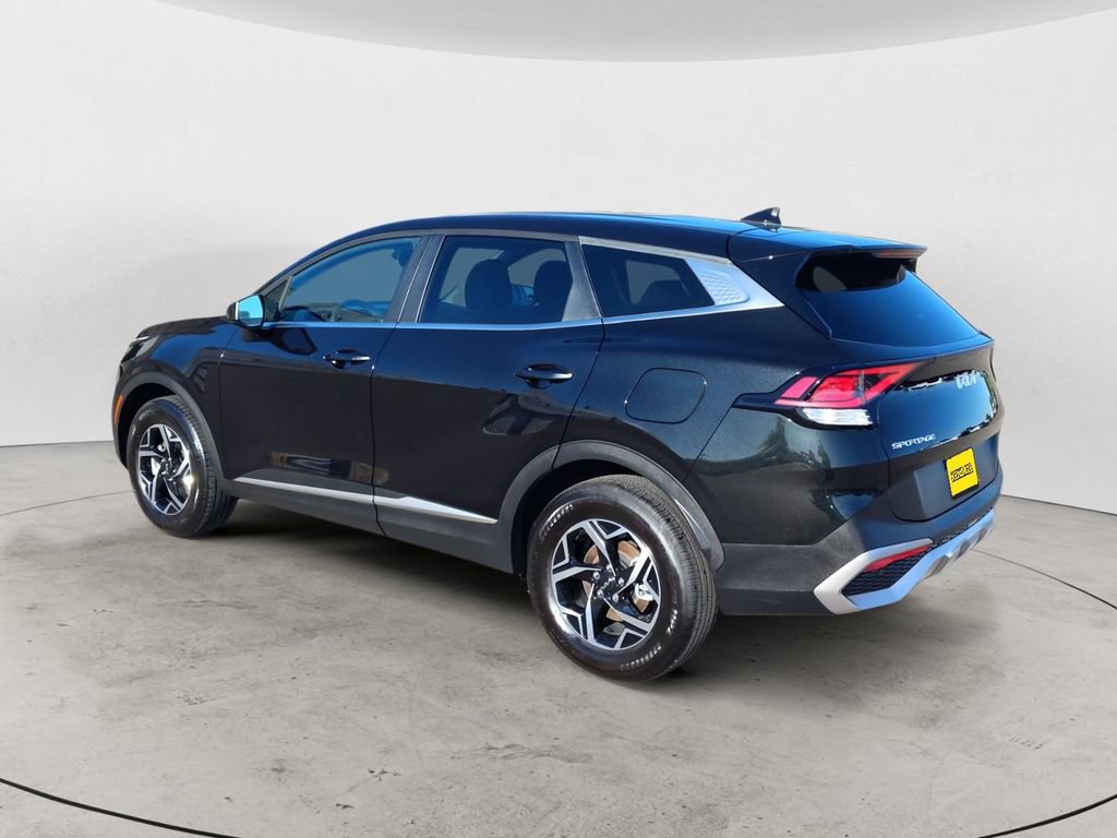 Used 2023 Kia Sportage LX AWD/4WD image 7