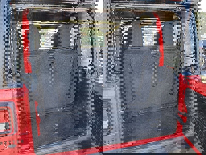 Used 2022 Jeep Wrangler Sport image 9