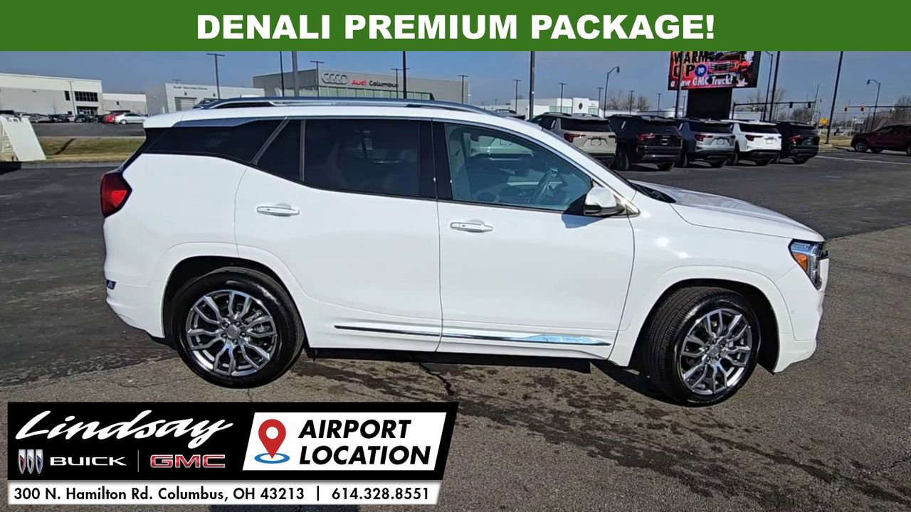 Used 2023 GMC Terrain Denali w/ Denali Premium Package image 10