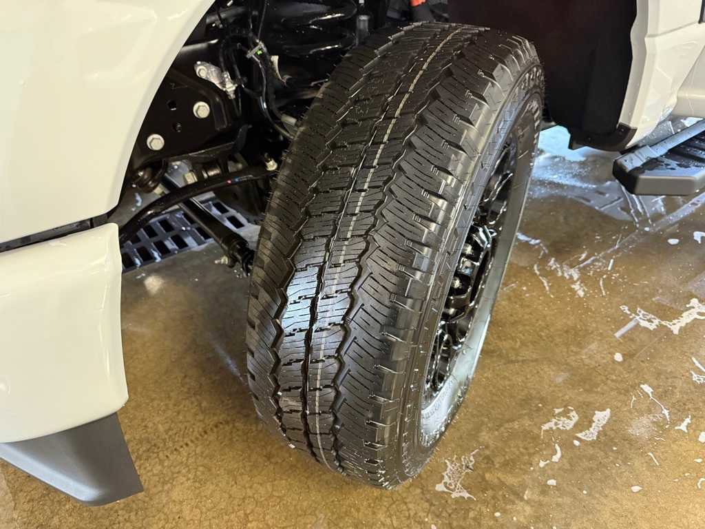 New 2026 Ford F250 Lariat w/ Black Appearance Package image 35