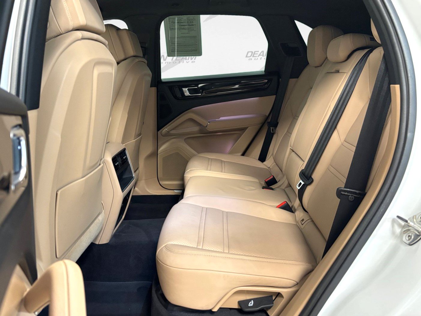 Used 2023 Porsche Cayenne Platinum Edition AWD/4WD image 12