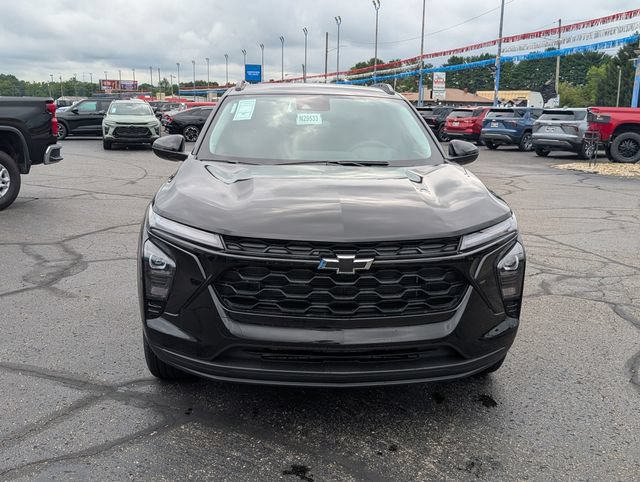 New 2026 Chevrolet Trax LT w/ Driver Confidence Package FWD image 2