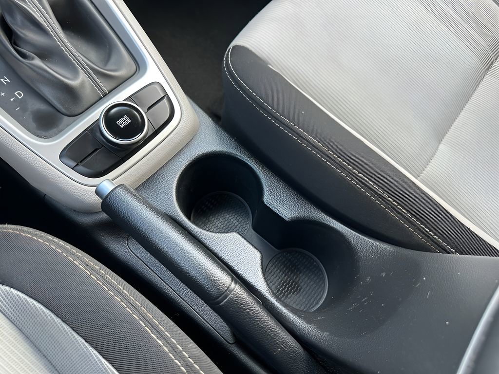 Used 2024 Hyundai Venue SEL image 18