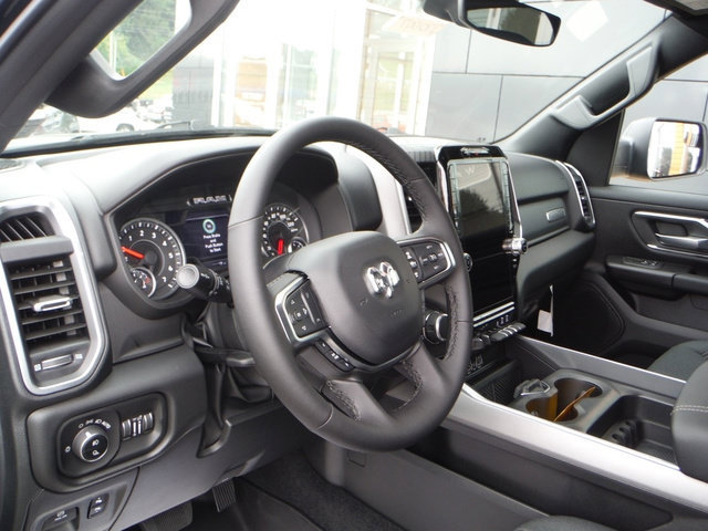 New 2027 RAM 1500 4x4 Crew Cab image 3