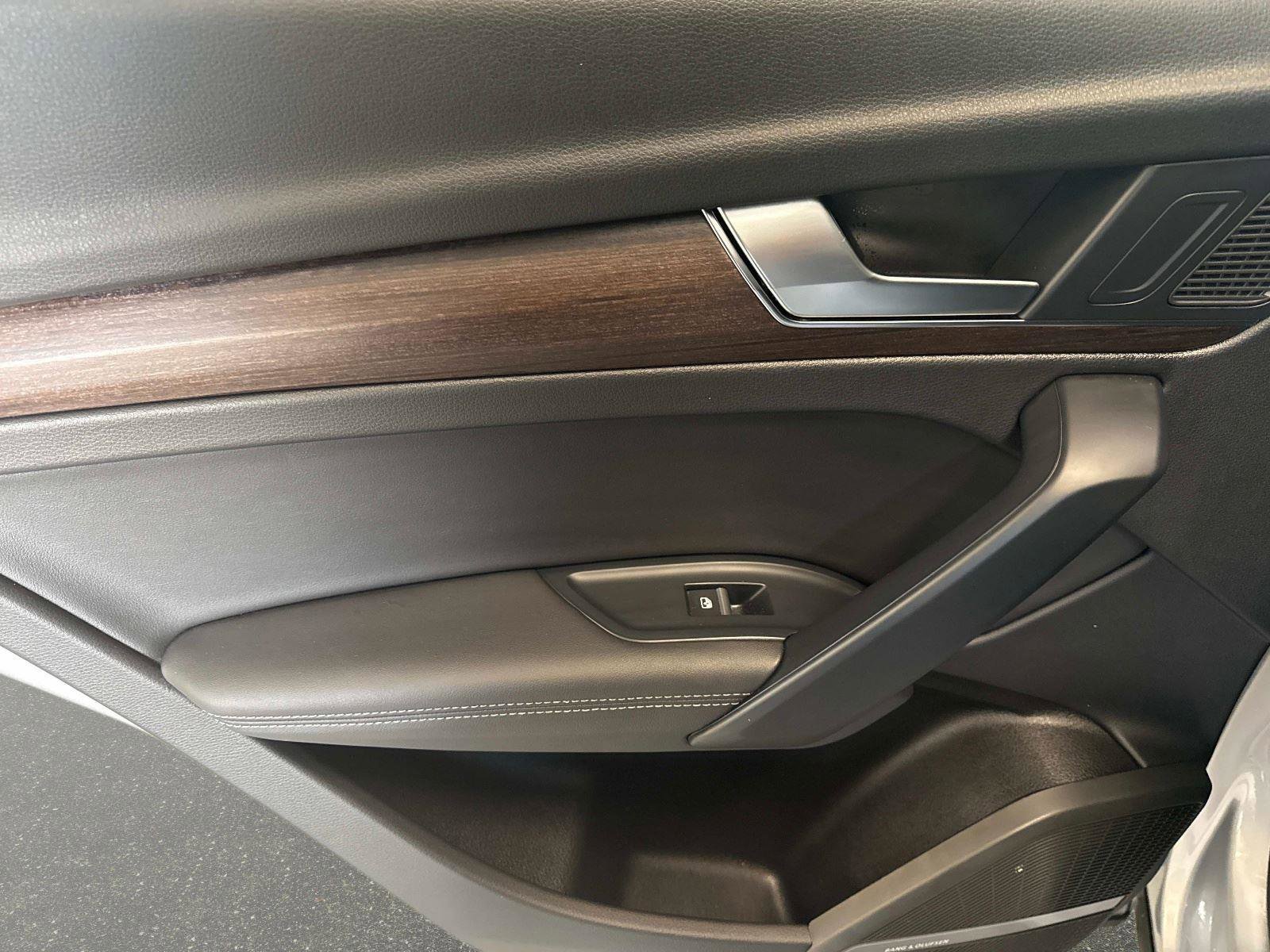 Used 2023 Audi Q5 Premium Plus w/ Premium Plus Package image 11