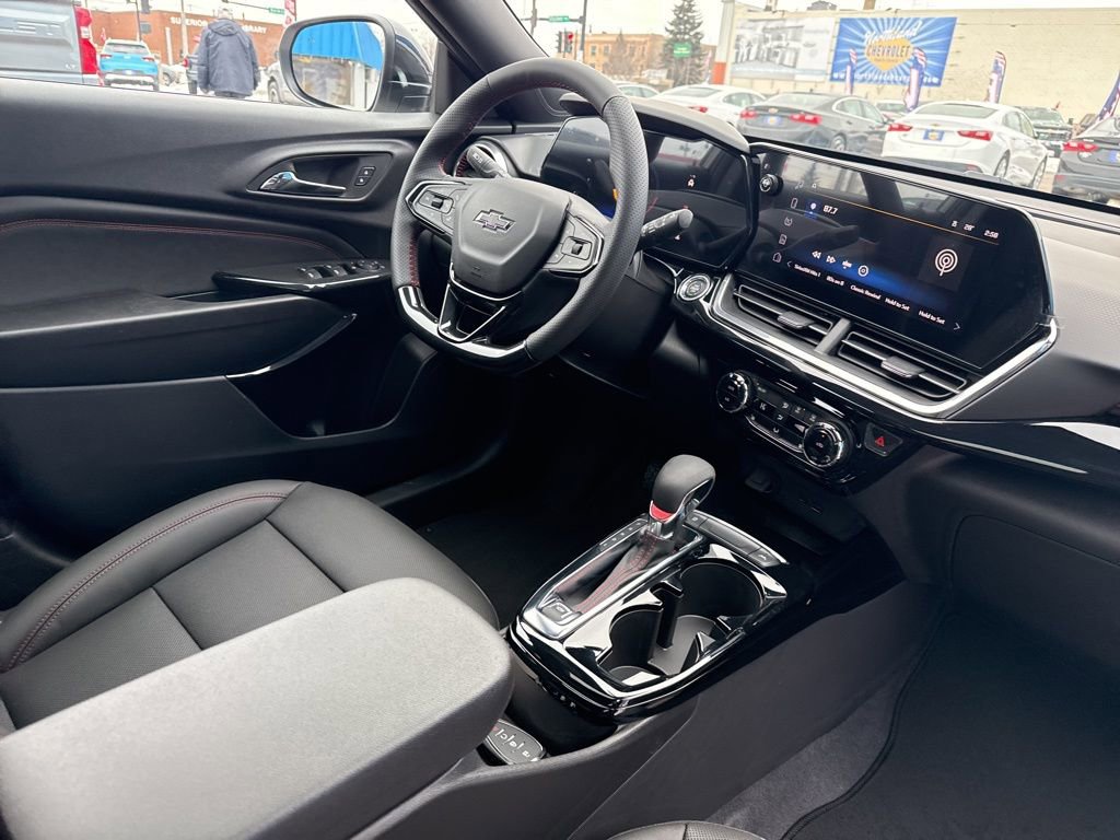 Used 2026 Chevrolet Trax RS w/ Sunroof Package image 38