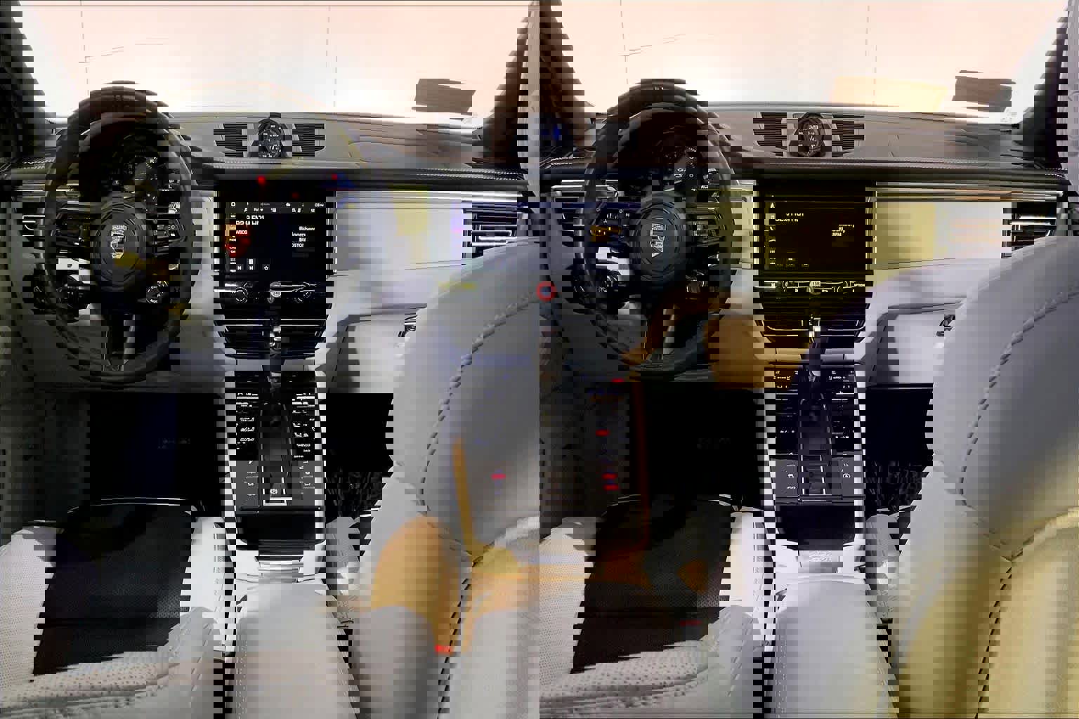 Used 2025 Porsche Macan GTS image 14