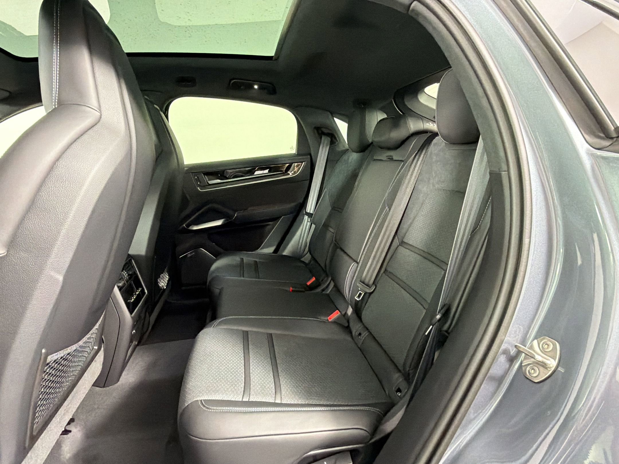 New 2026 Porsche Cayenne GTS image 18