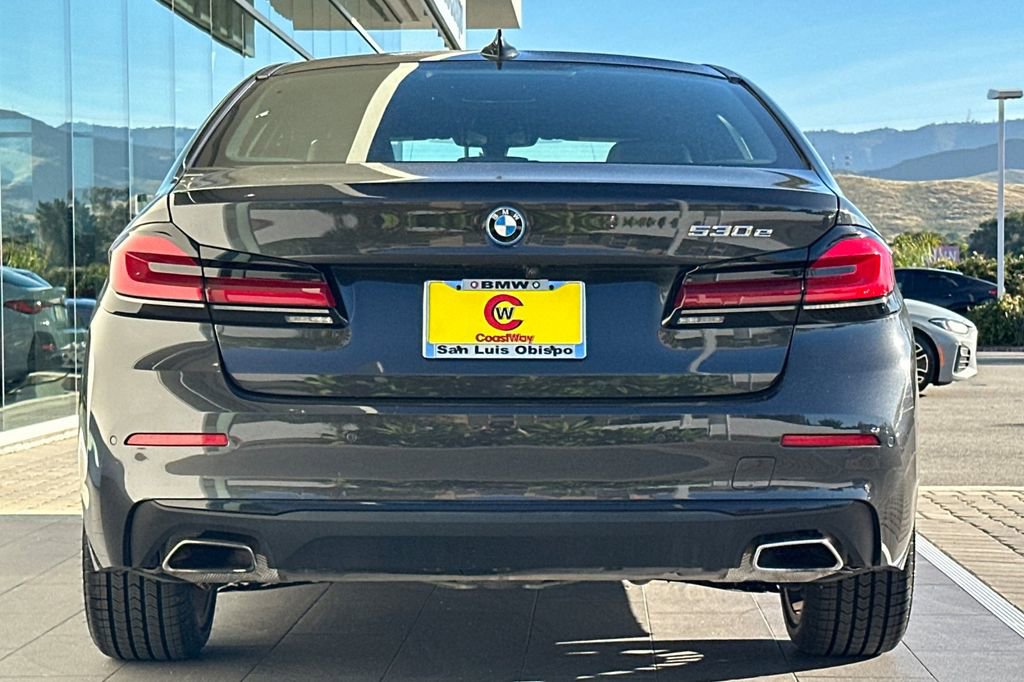Used 2023 BMW 530e w/ Convenience Package image 4