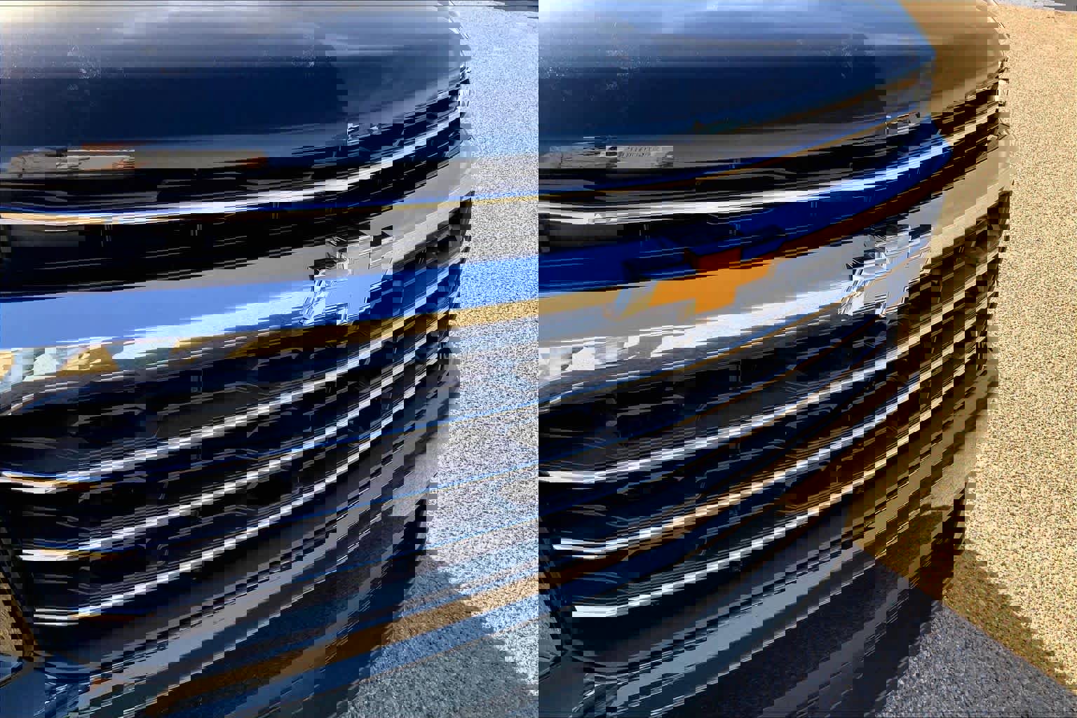 Used 2025 Chevrolet Traverse LT image 37