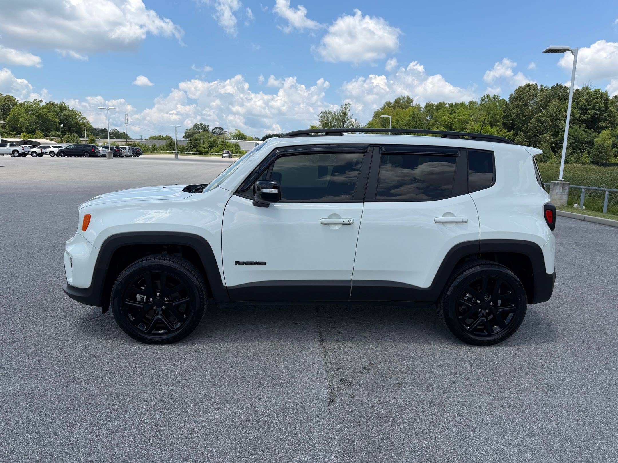 Used 2023 Jeep Renegade Altitude AWD/4WD image 2