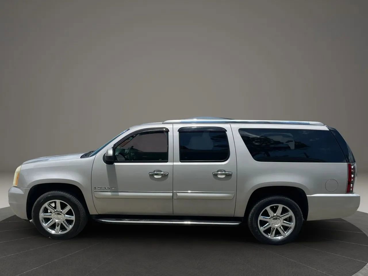 Used 2007 GMC Yukon XL Denali AWD/4WD image 4
