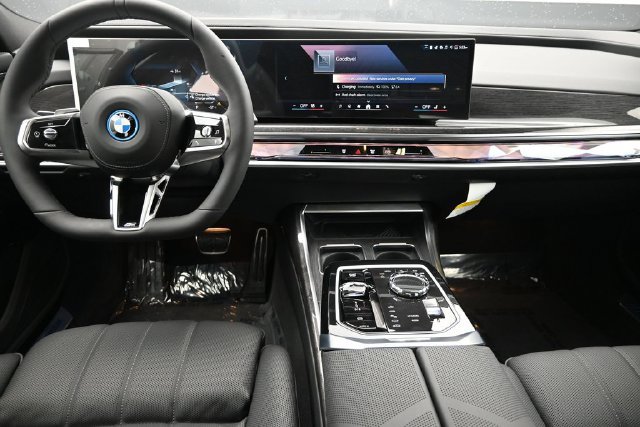 New 2026 BMW i7 xDrive60 AWD/4WD image 14