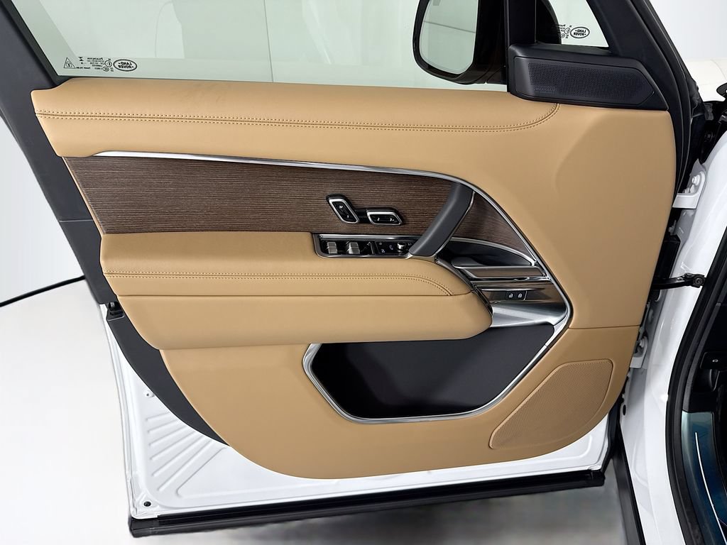 New 2026 Land Rover Range Rover Long Wheelbase SE AWD/4WD image 26