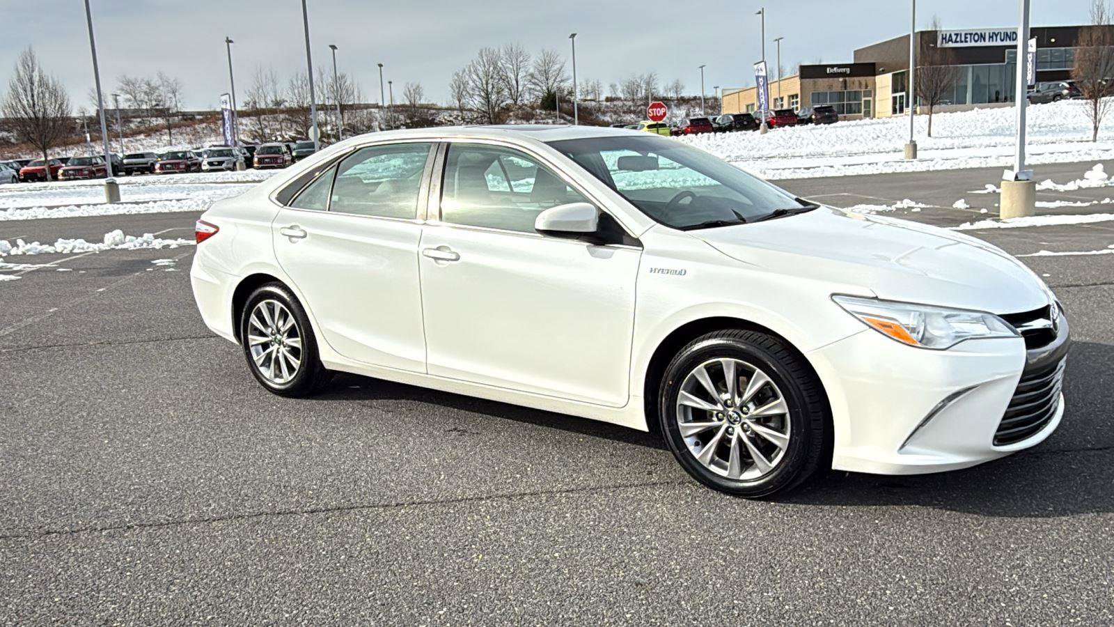 Used 2016 Toyota Camry XLE image 2