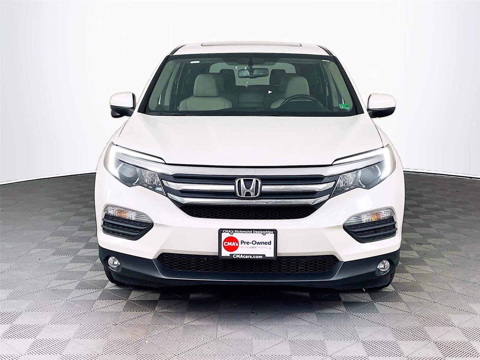 Used 2017 Honda Pilot EX-L image 2