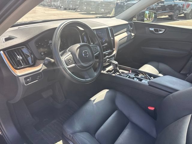Used 2021 Volvo XC60 T5 Momentum w/ Advanced Package AWD/4WD image 10