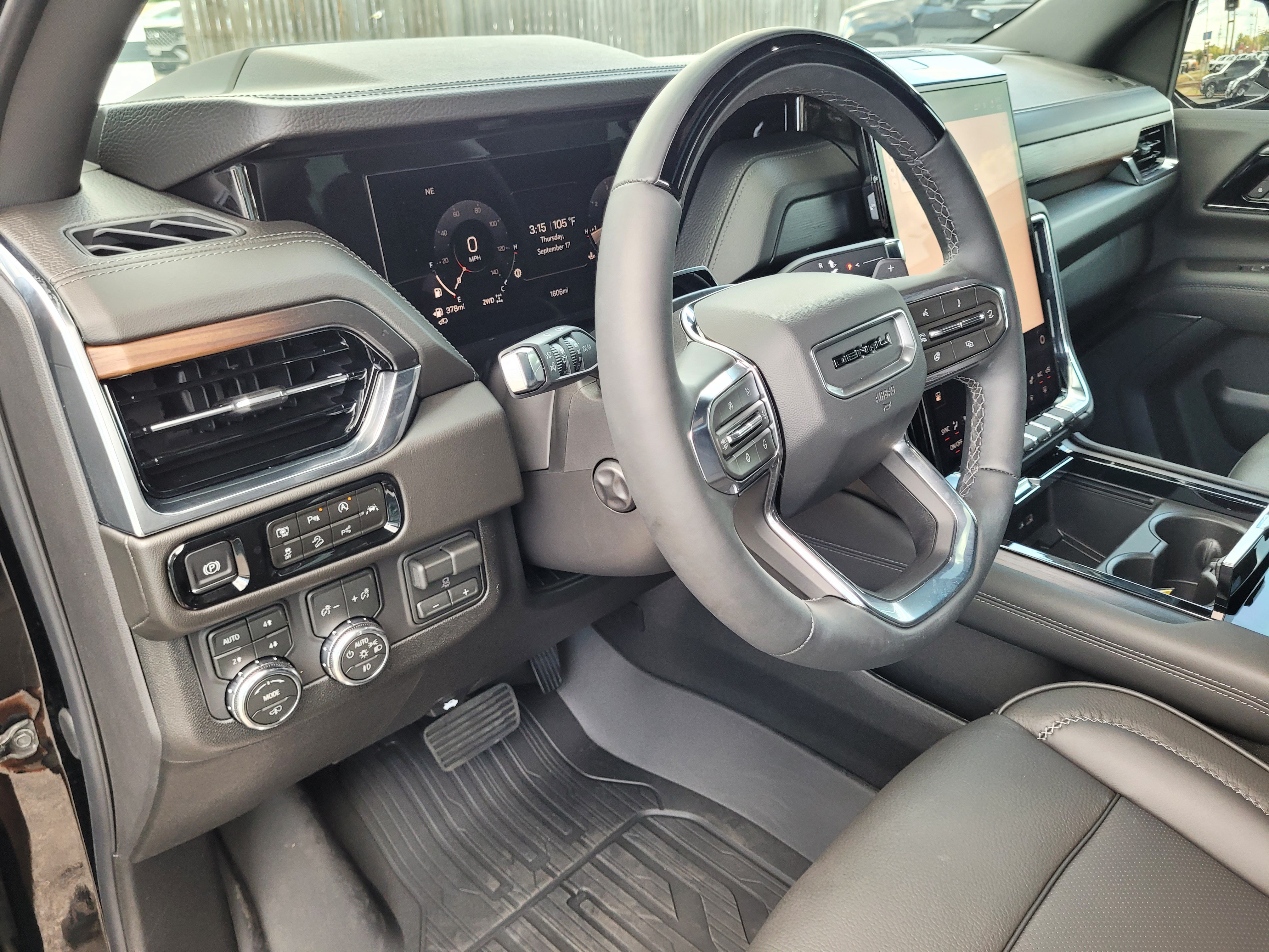 Used 2026 GMC Yukon Denali w/ Denali Reserve Package AWD/4WD image 23