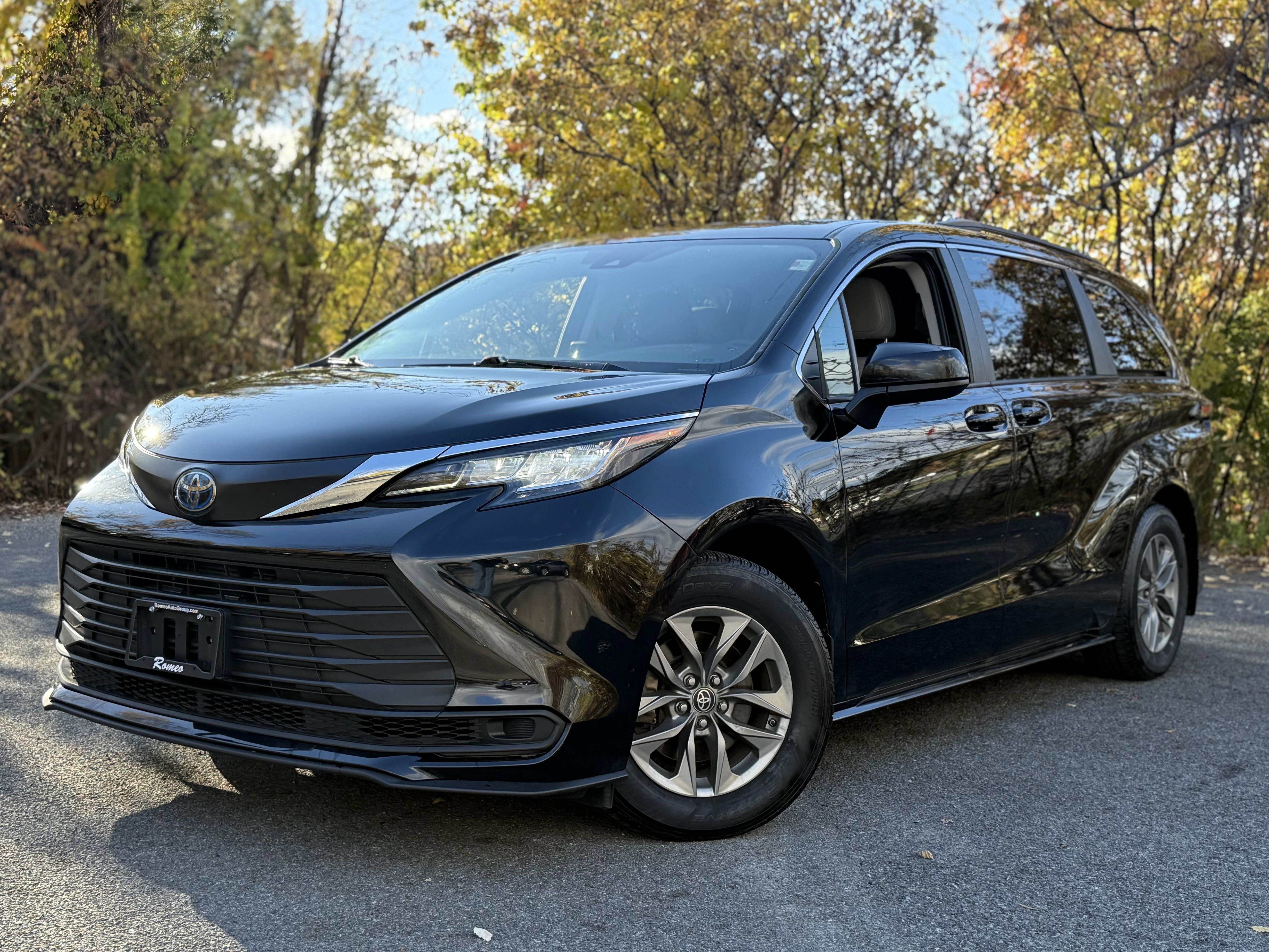 Used 2022 Toyota Sienna LE