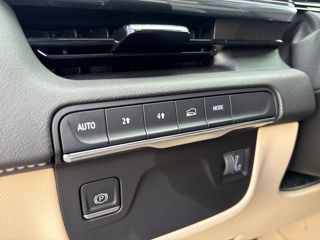 Certified 2021 Cadillac Escalade ESV Premium Luxury AWD/4WD image 21