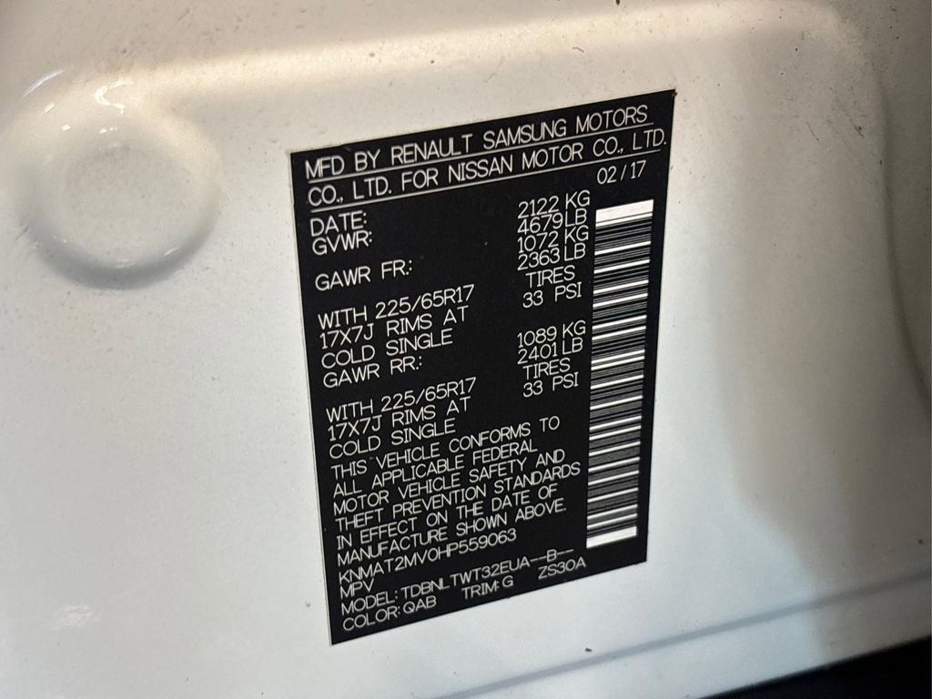 Used 2017 Nissan Rogue SV w/ SV Premium Package image 12