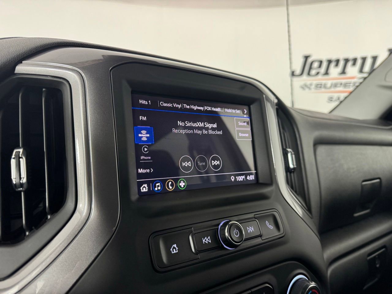 Used 2024 Chevrolet Silverado 2500 Custom AWD/4WD image 17