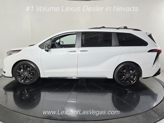 Used 2025 Toyota Sienna XSE w/ XSE Plus Package FWD image 7