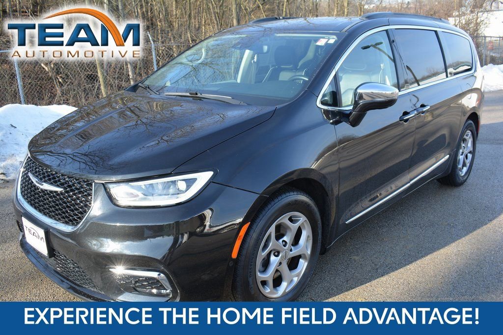 Used 2022 Chrysler Pacifica Limited image 1