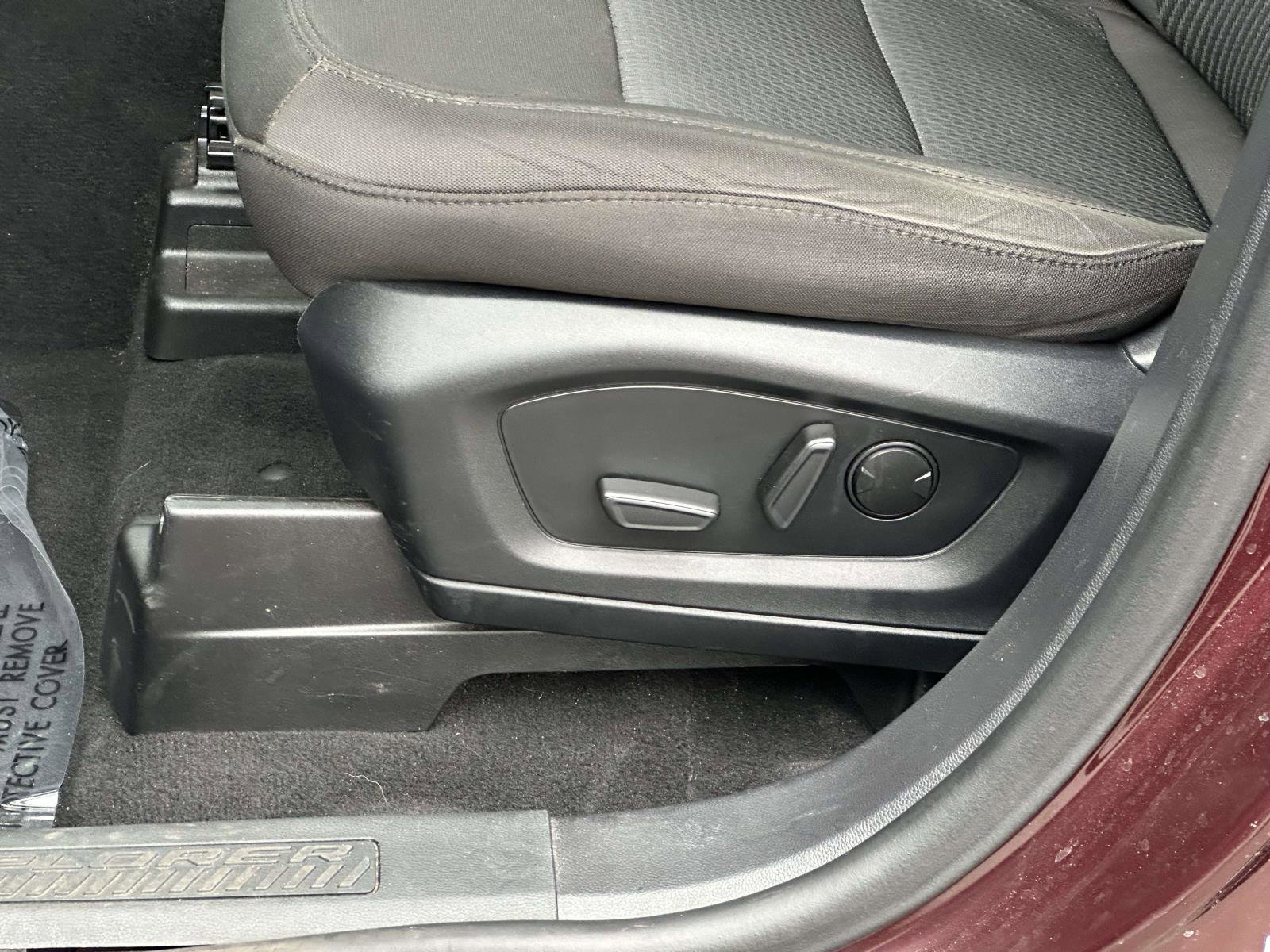 Used 2022 Ford Explorer XLT image 14