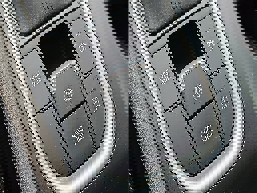 Used 2019 Hyundai Santa Fe SEL w/ Cargo Package image 23