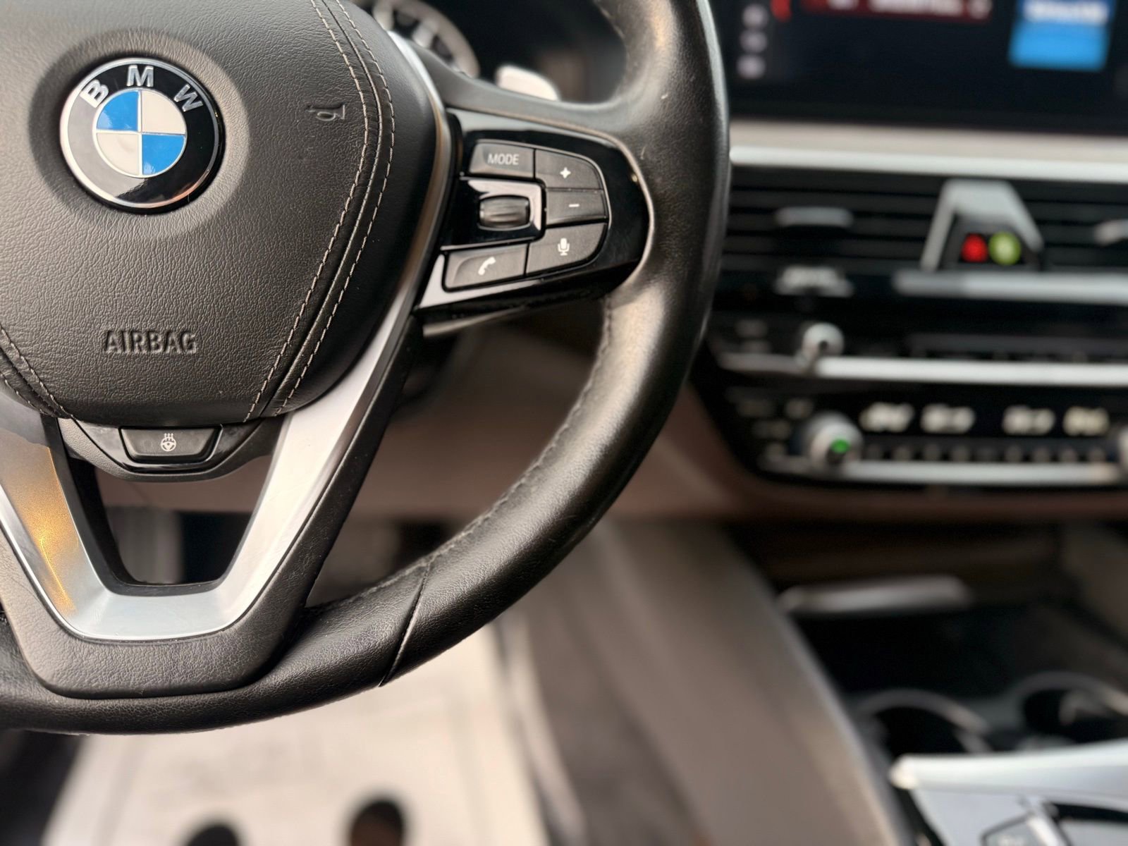 Used 2017 BMW 540i xDrive image 19